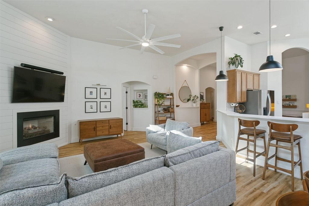 139 Lairds Drive, Coppell, TX 75019 — photo 4