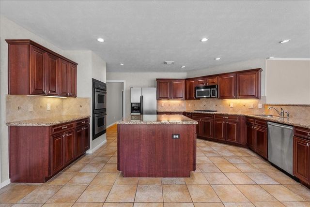302 Le Doux Oaks, League City, TX 77573