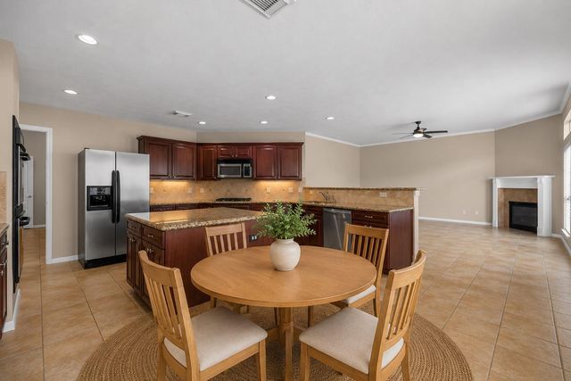 302 Le Doux Oaks, League City, TX 77573