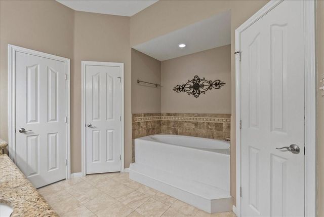 302 Le Doux Oaks, League City, TX 77573