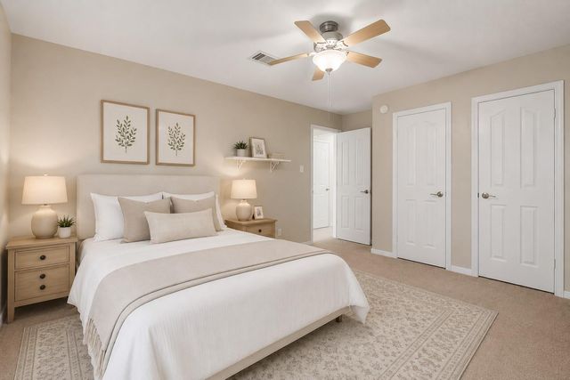 302 Le Doux Oaks, League City, TX 77573