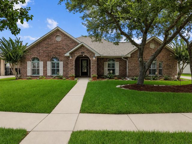302 Le Doux Oaks, League City, TX 77573