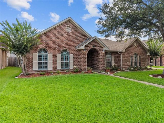 302 Le Doux Oaks, League City, TX 77573