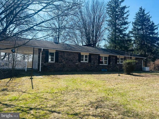 6953 SLADEK RD, New Hope, PA 18938