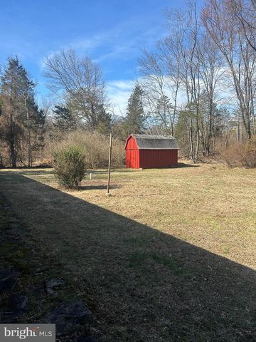 6953 SLADEK RD, New Hope, PA 18938