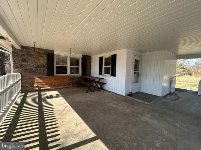 6953 SLADEK RD, New Hope, PA 18938