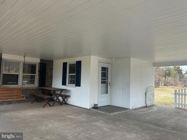 6953 SLADEK RD, New Hope, PA 18938