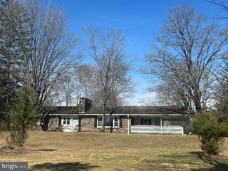 6953 SLADEK RD, New Hope, PA 18938