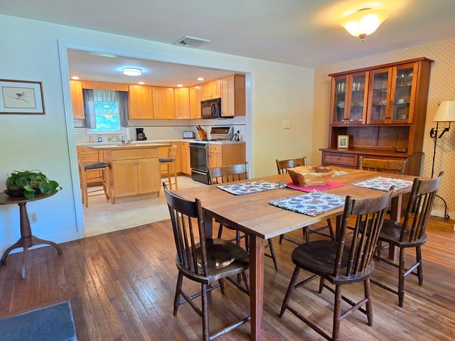 55 Pine Hill Rd, Ashland, MA 01721