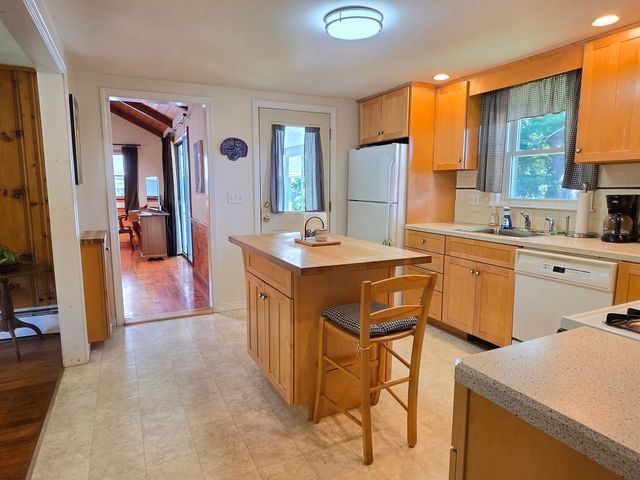 55 Pine Hill Rd, Ashland, MA 01721