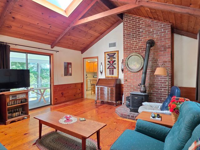 55 Pine Hill Rd, Ashland, MA 01721