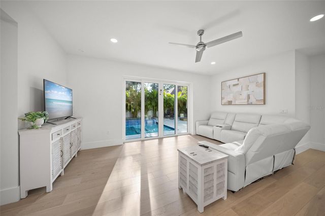 3319 S OSPREY AVENUE, Sarasota, FL 34239