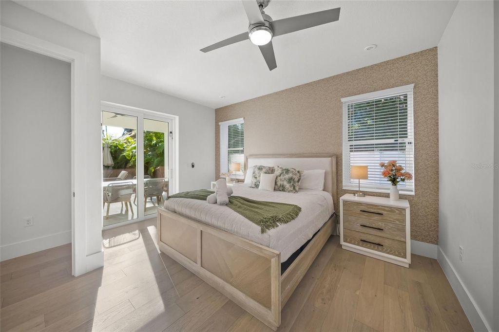 Image 14 of property listing at 3319 S OSPREY AVENUE, Sarasota, FL 34239