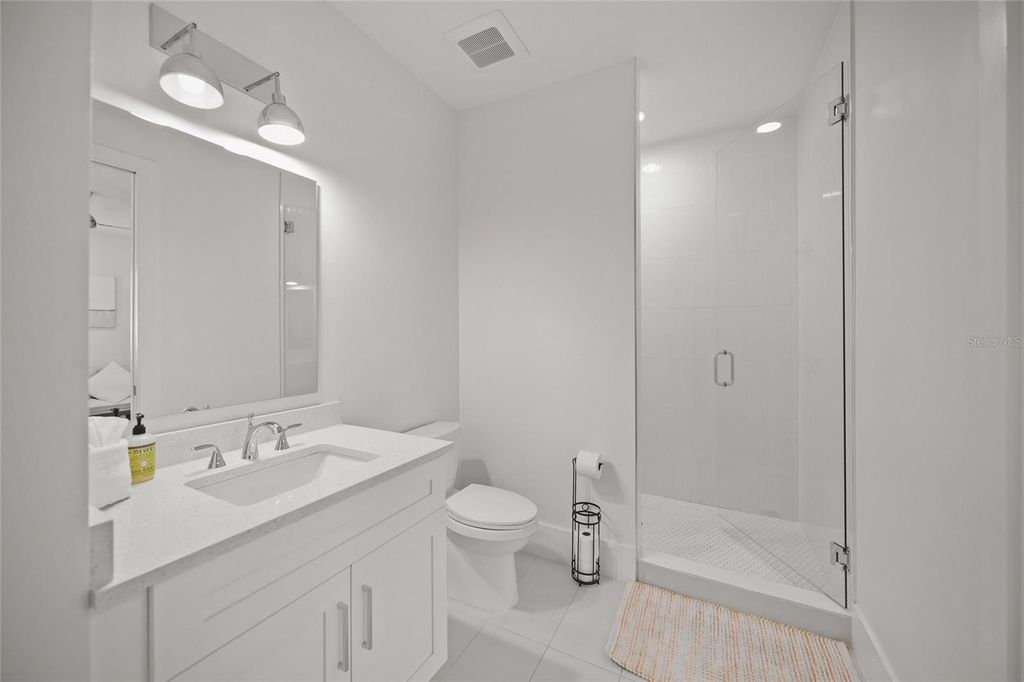 Image 25 of property listing at 3319 S OSPREY AVENUE, Sarasota, FL 34239