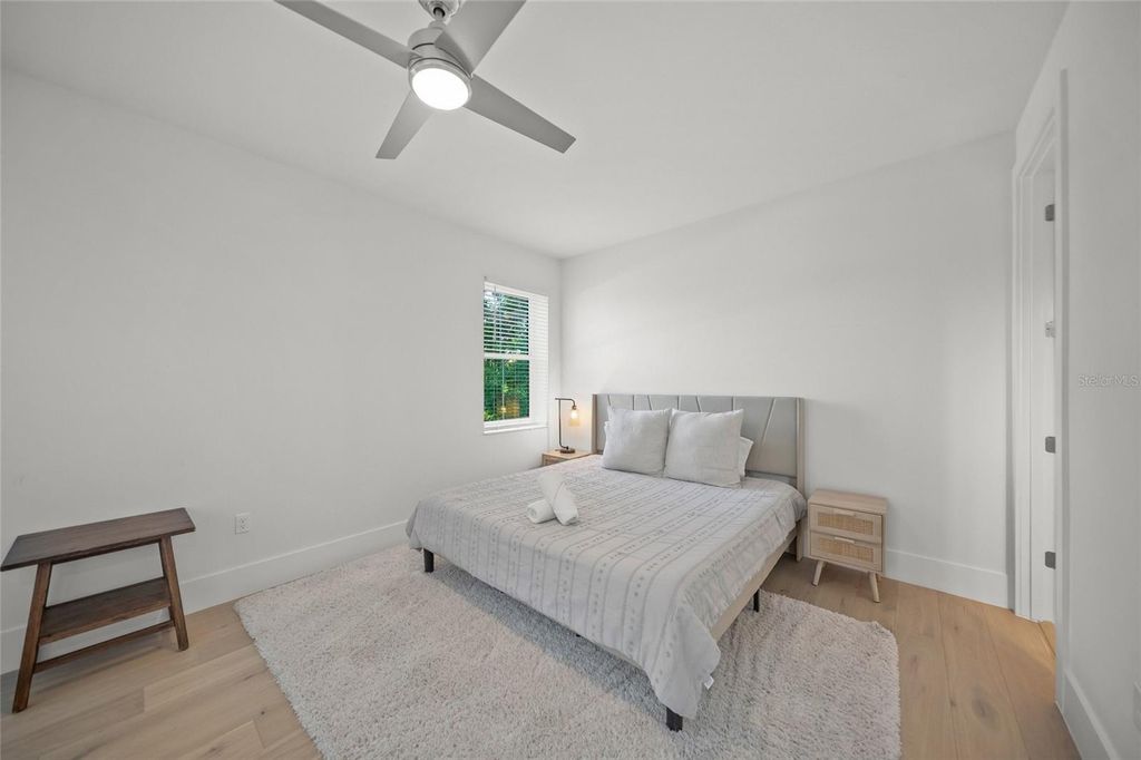 Image 28 of property listing at 3319 S OSPREY AVENUE, Sarasota, FL 34239