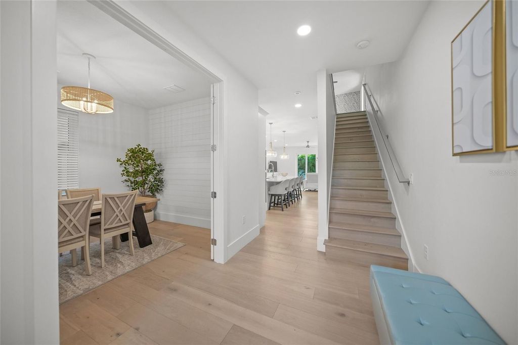 Image 4 of property listing at 3319 S OSPREY AVENUE, Sarasota, FL 34239