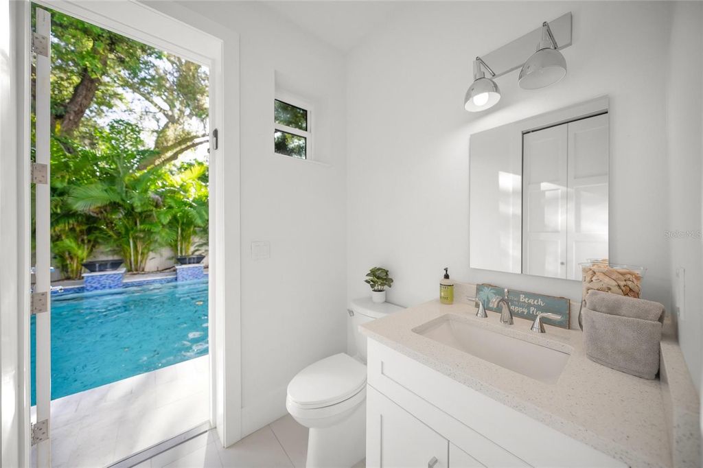 Image 31 of property listing at 3319 S OSPREY AVENUE, Sarasota, FL 34239