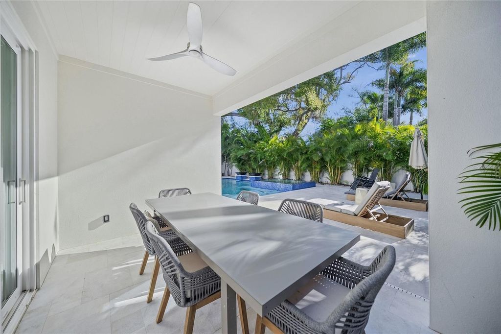 Image 32 of property listing at 3319 S OSPREY AVENUE, Sarasota, FL 34239