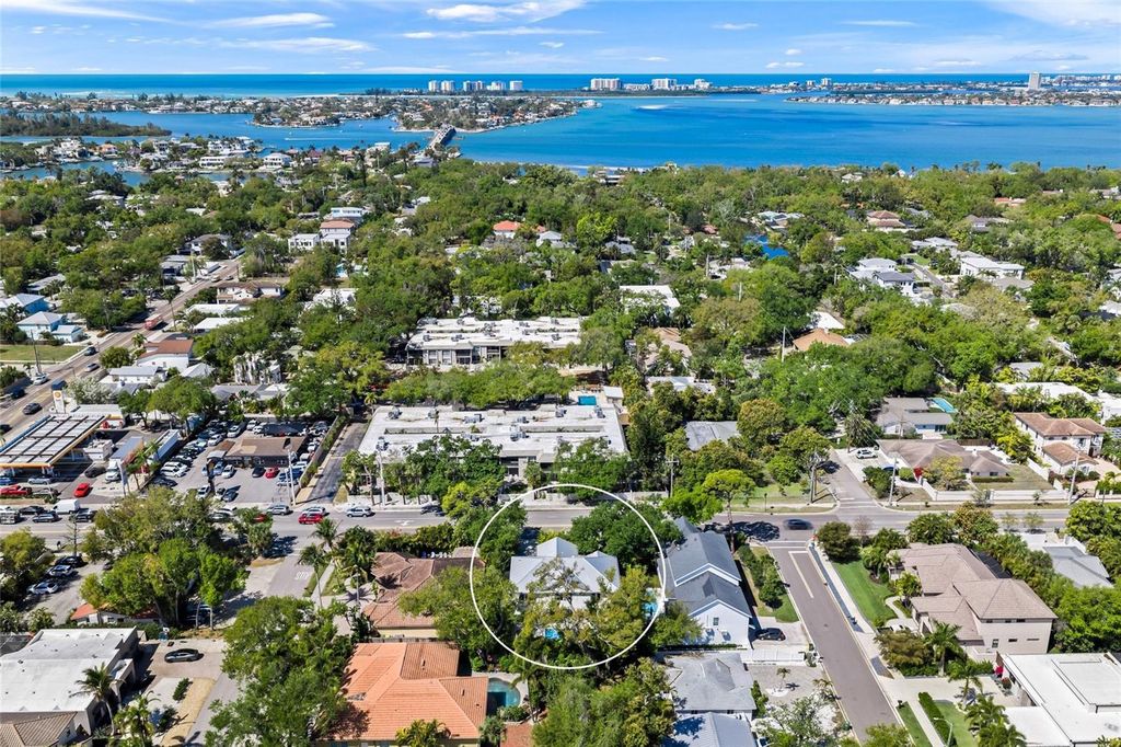 Image 42 of property listing at 3319 S OSPREY AVENUE, Sarasota, FL 34239