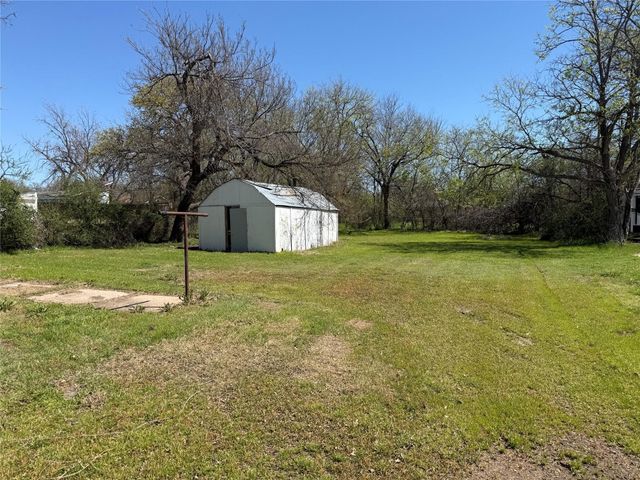 1110 N Main Street, Weatherford, TX 76086