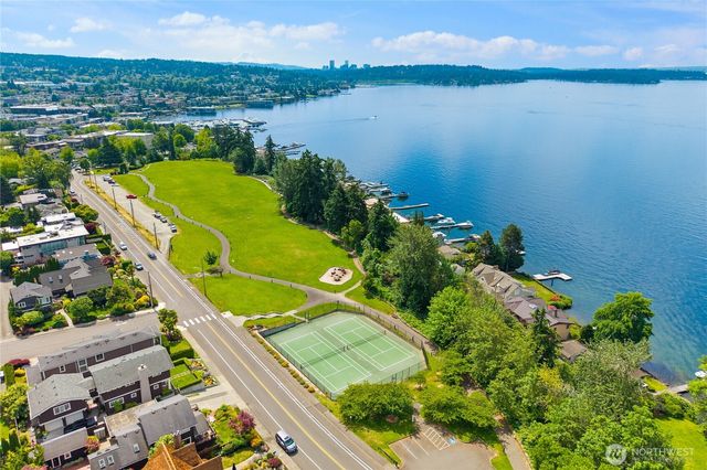 1610 8th Street W, Kirkland, WA 98033