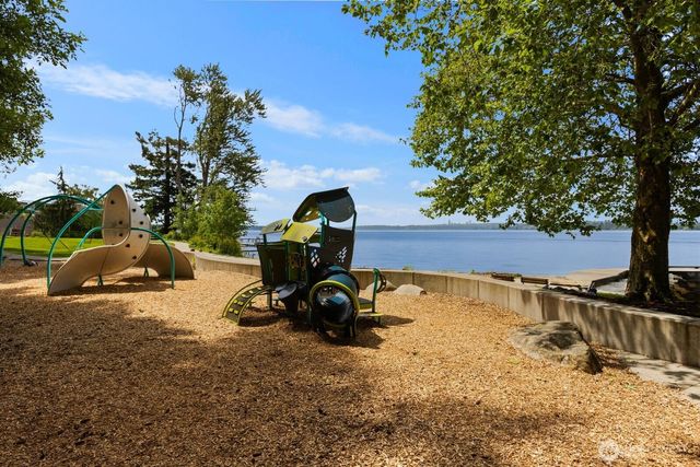 1610 8th Street W, Kirkland, WA 98033
