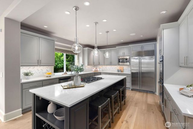 1610 8th Street W, Kirkland, WA 98033