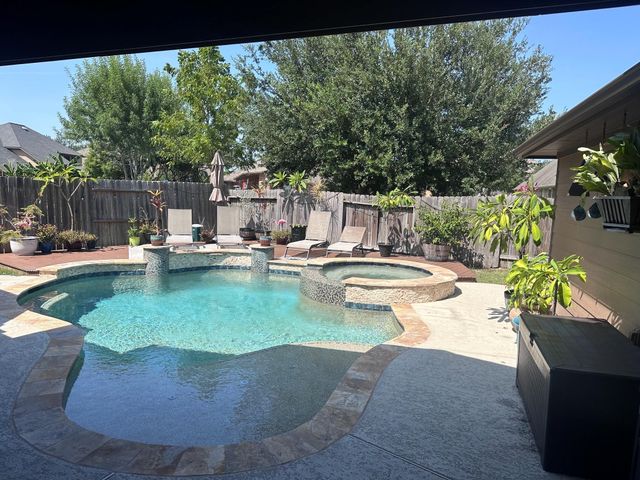 2122 Belcara View, League City, TX 77573