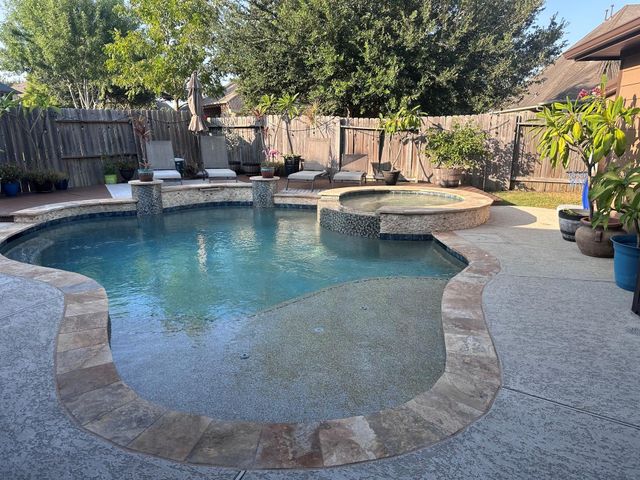 2122 Belcara View, League City, TX 77573