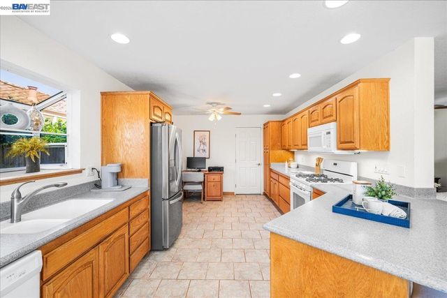 1228 Shelburne Rd, Livermore, CA 94551