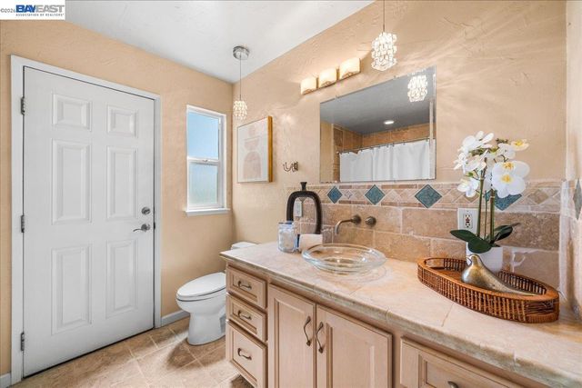 1228 Shelburne Rd, Livermore, CA 94551