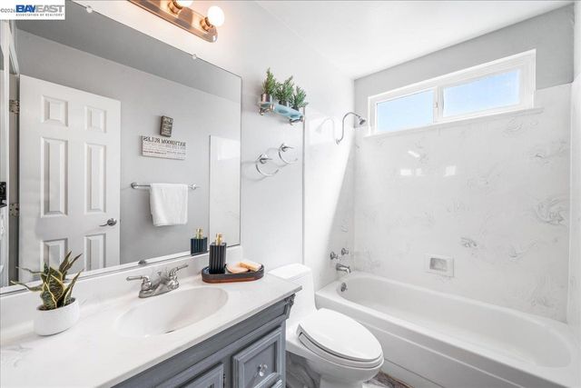 1228 Shelburne Rd, Livermore, CA 94551