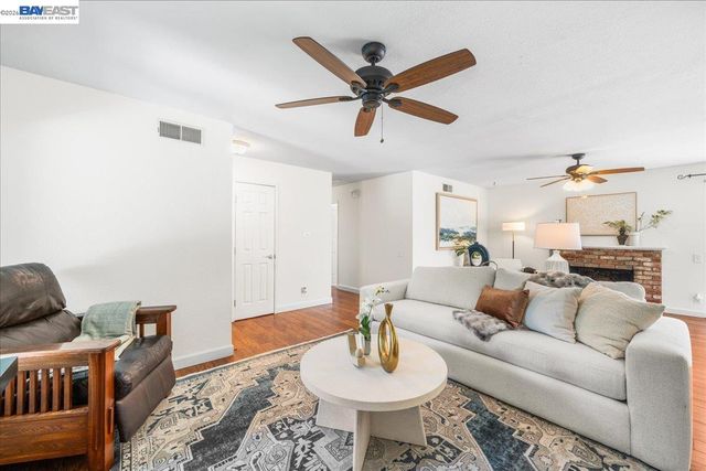 1228 Shelburne Rd, Livermore, CA 94551