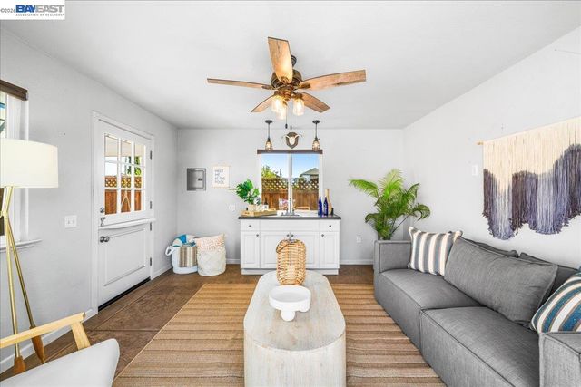 1228 Shelburne Rd, Livermore, CA 94551