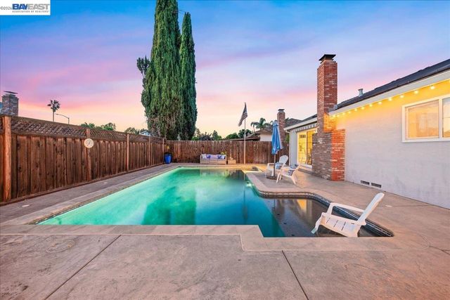 1228 Shelburne Rd, Livermore, CA 94551