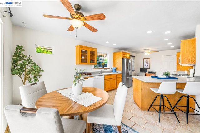 1228 Shelburne Rd, Livermore, CA 94551