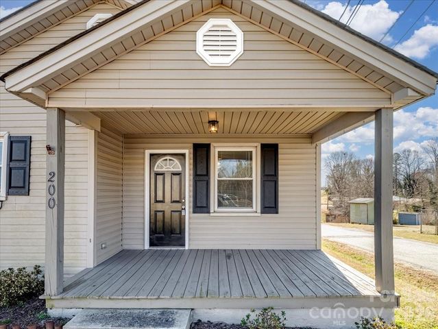 200 Blacksnake Road, Stanley, NC 28164