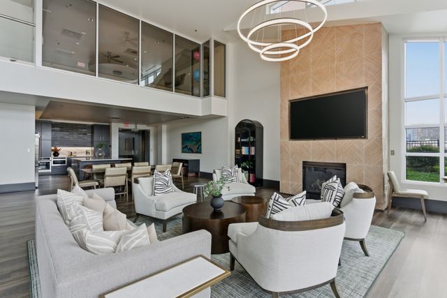 600 12th Ave S Apt 430, Nashville, TN 37203
