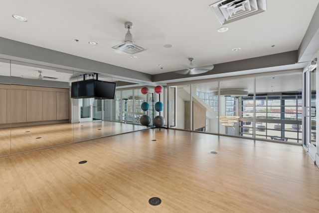 600 12th Ave S Apt 430, Nashville, TN 37203