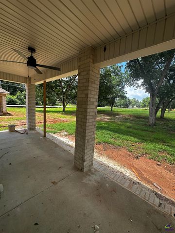 3 Pleasant Oaks Drive, Perry, GA 31069