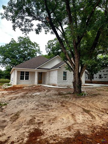 3 Pleasant Oaks Drive, Perry, GA 31069