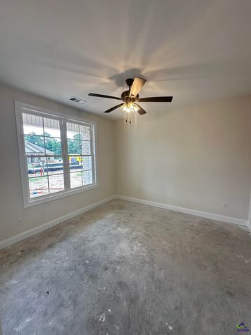 3 Pleasant Oaks Drive, Perry, GA 31069