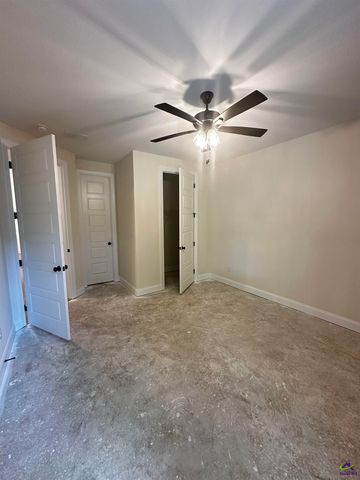 3 Pleasant Oaks Drive, Perry, GA 31069