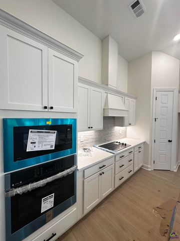 3 Pleasant Oaks Drive, Perry, GA 31069