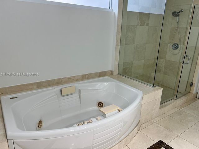 17555 Collins Ave 406, Sunny Isles Beach, FL 33160