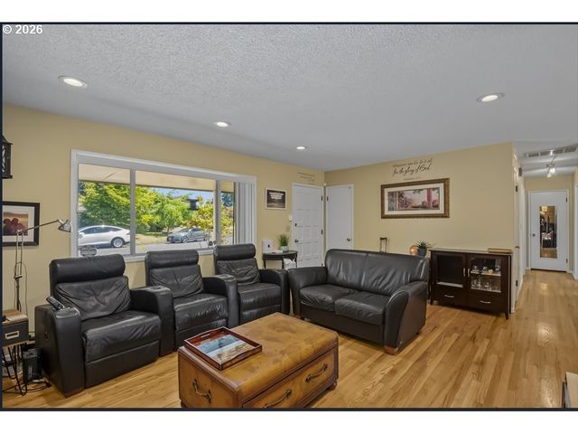 1137 Se 224TH Ave, Gresham, OR 97030