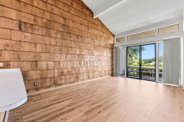 49 April Point Drive N, Conroe, TX 77356