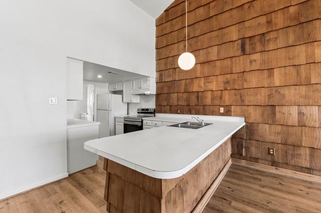 49 April Point Drive N, Conroe, TX 77356