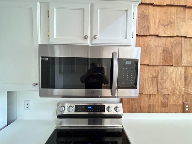 49 April Point Drive N, Conroe, TX 77356