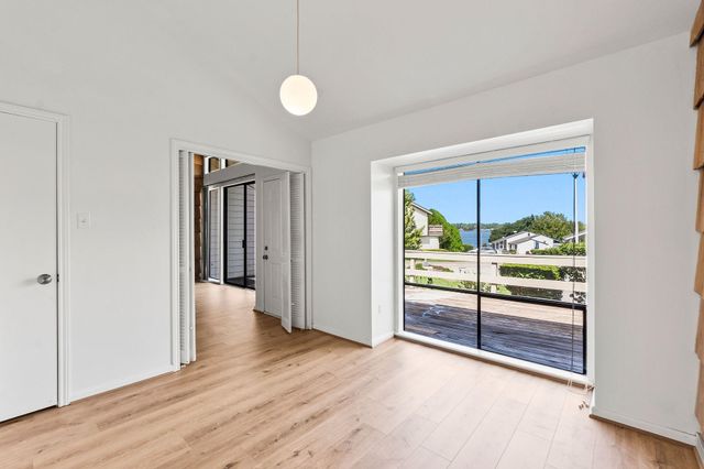 49 April Point Drive N, Conroe, TX 77356